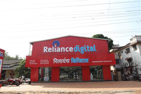 Reliance digital - Reliance Digital is India's largest electronics retailer, having 600+ large format stores across India. The brand offers 5,000+ products from 300+ international and national brands. Here, customers can avail best deals on the widest range of products like TVs, ACs, mobile phones, laptops, and more. At each store, the trained staff thoroughly ...